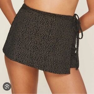 Andie swim - black jacquard swim skort size medium